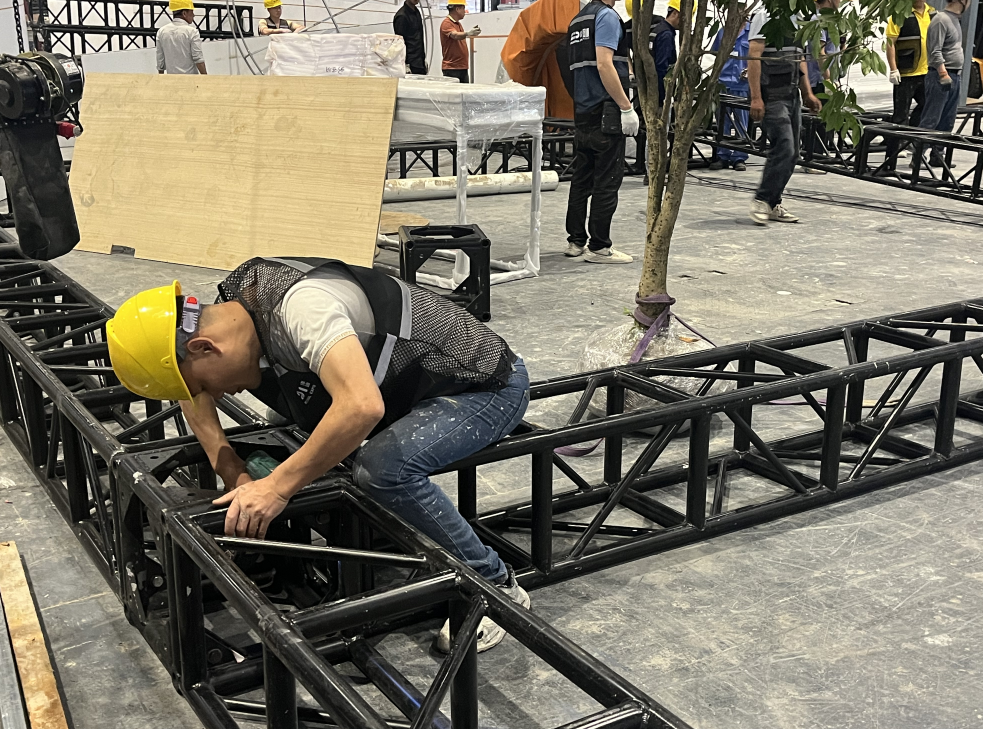 如何預(yù)防展臺坍塌？專業(yè)展覽展會搭建公司為您提供建議